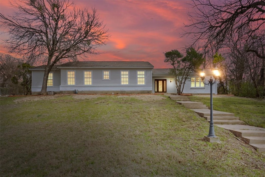 915 Estates Drive, Woodway, Texas image 2