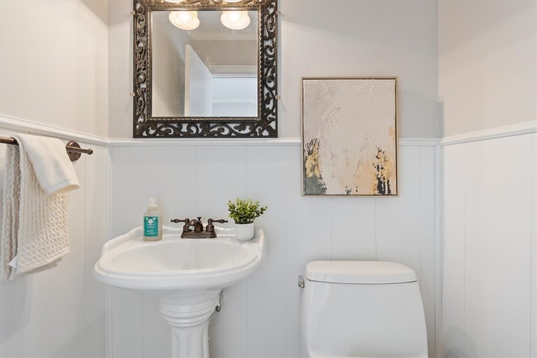 915 Estates Drive, Woodway, Texas image 35