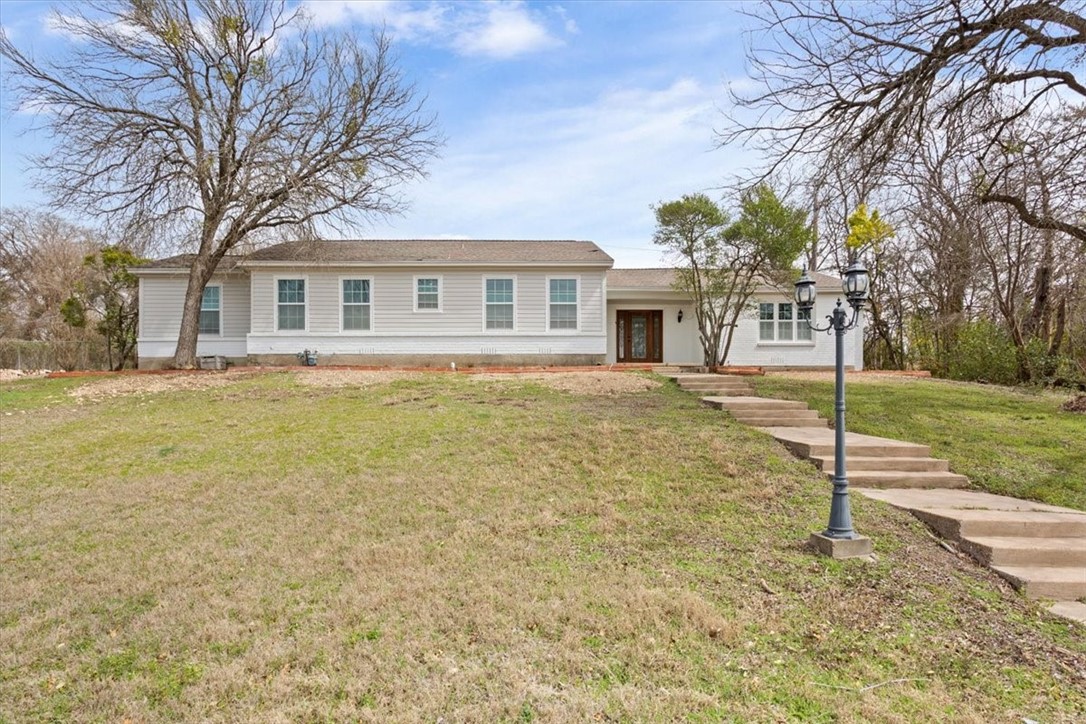 915 Estates Drive, Woodway, Texas image 5