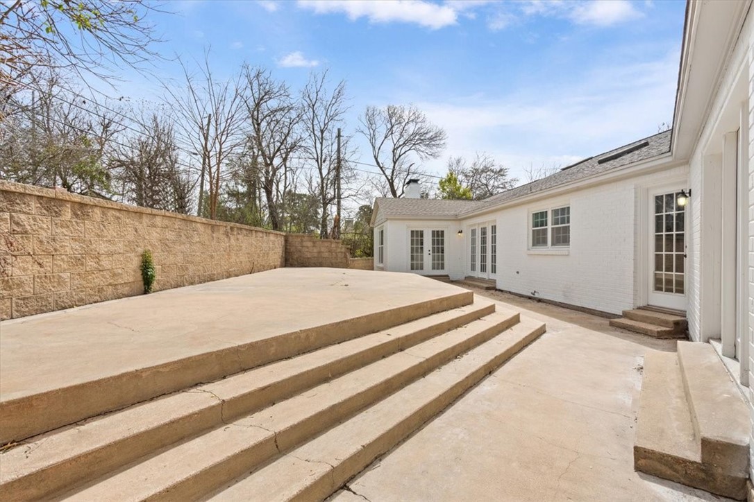 915 Estates Drive, Woodway, Texas image 37