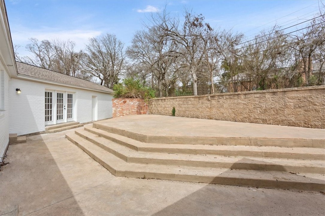 915 Estates Drive, Woodway, Texas image 38