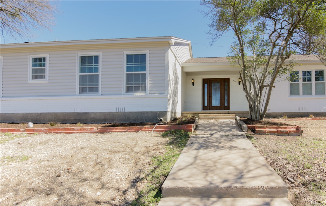 915 Estates Drive, Woodway, Texas image 1