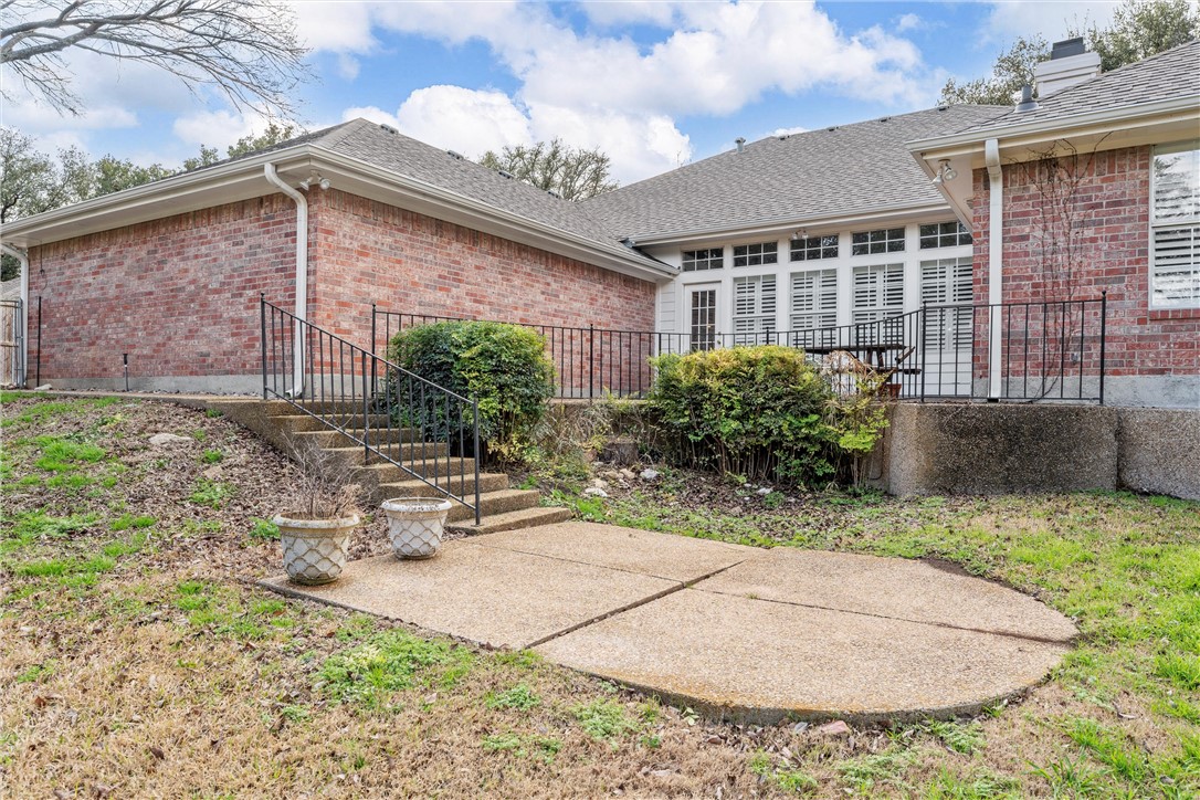 10003 Creek Bend Drive, Woodway, Texas image 33