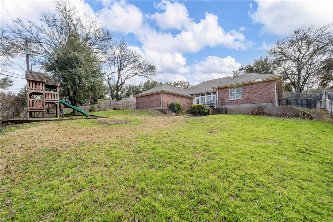 10003 Creek Bend Drive, Woodway, Texas image 34