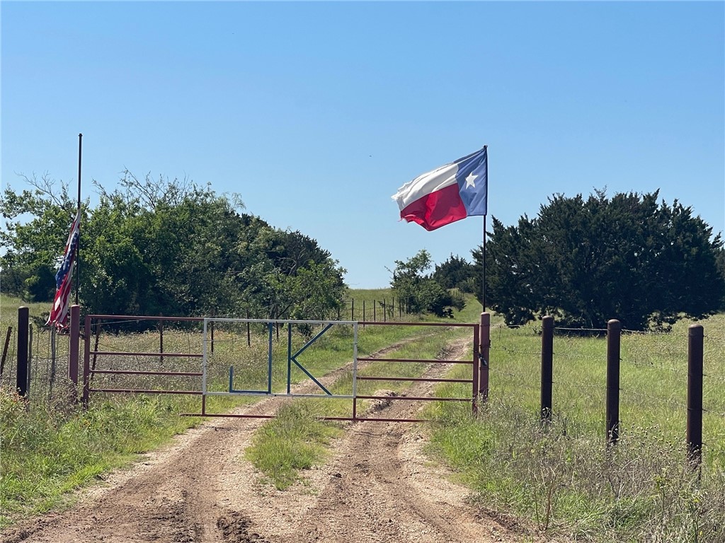 122 Cr 3512, Valley Mills, Texas image 2