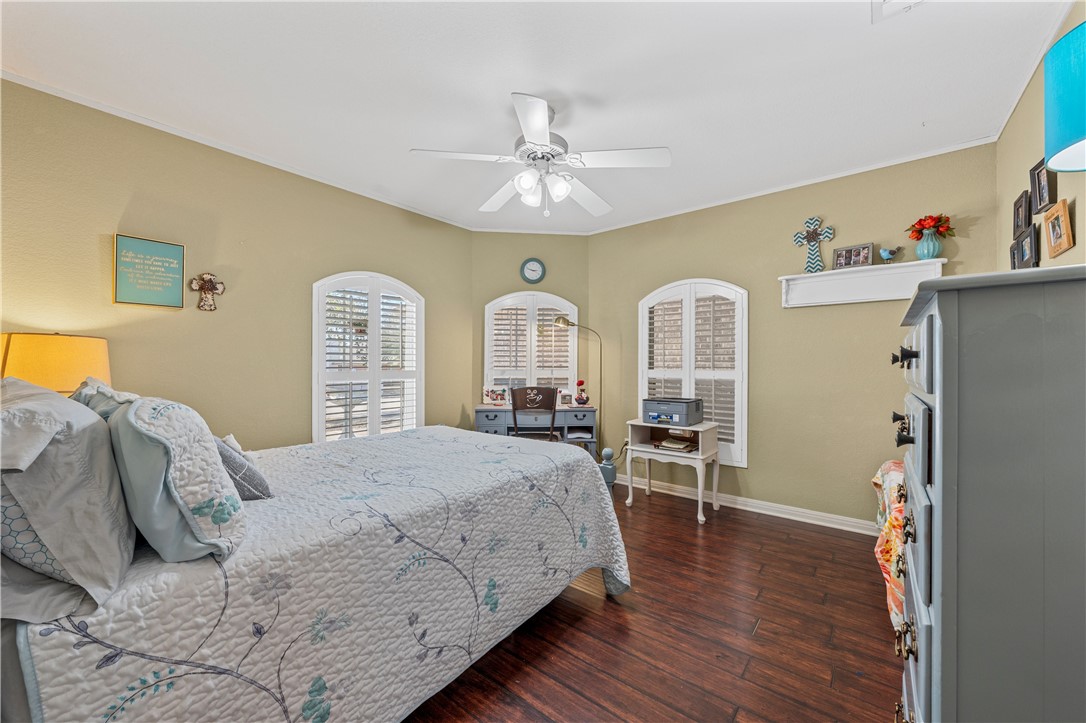 204 Topaz Circle, Hewitt, Texas image 14
