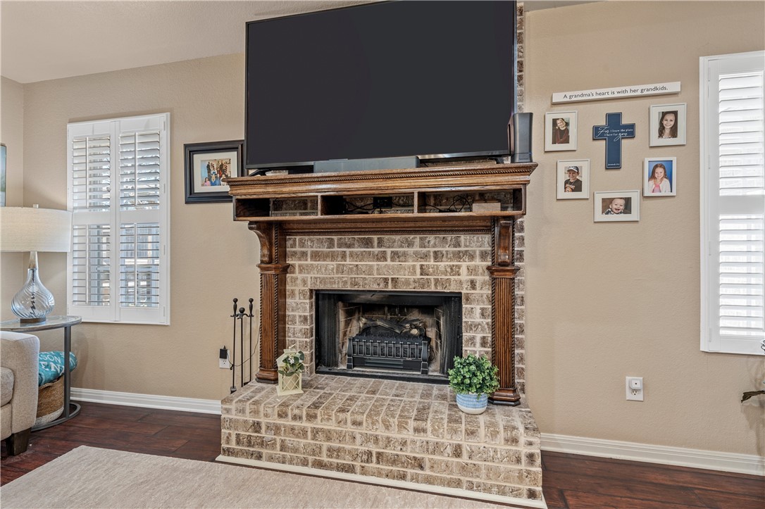 204 Topaz Circle, Hewitt, Texas image 4