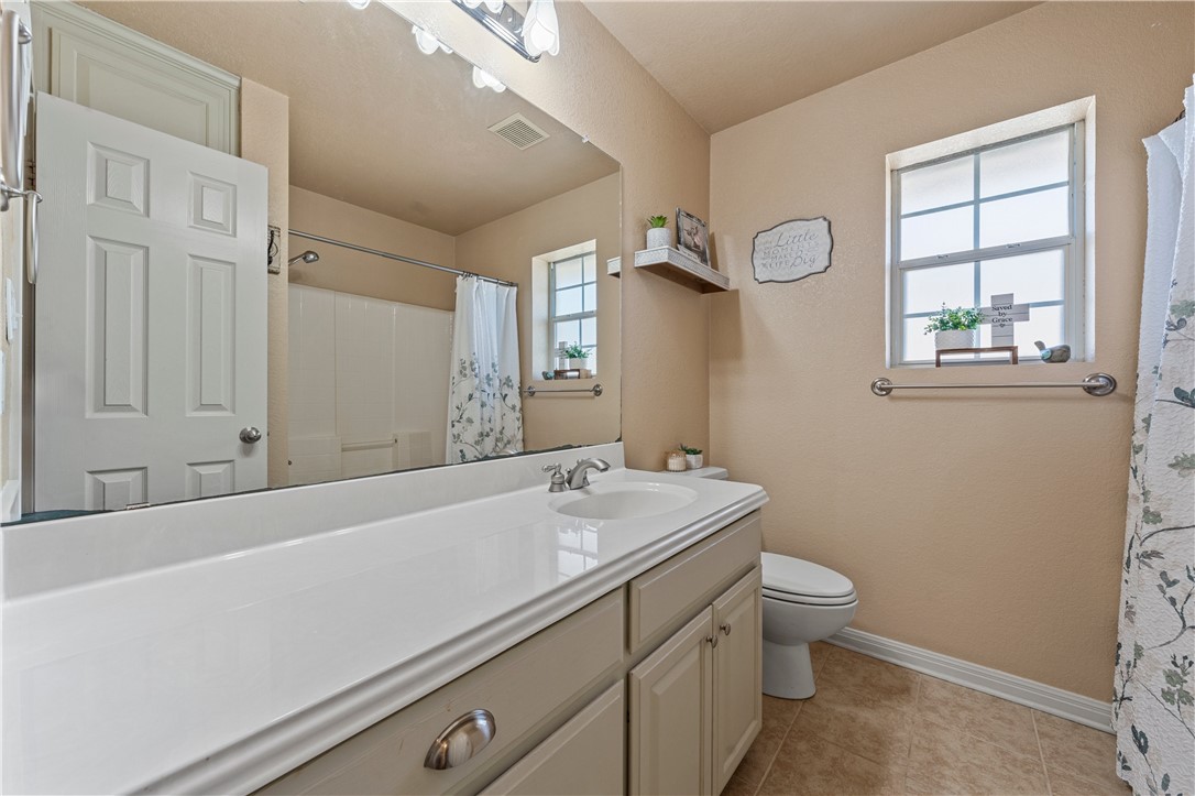 204 Topaz Circle, Hewitt, Texas image 17