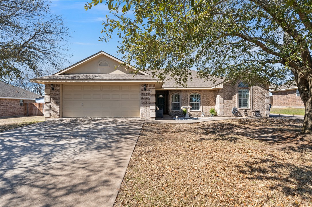 204 Topaz Circle, Hewitt, Texas image 1