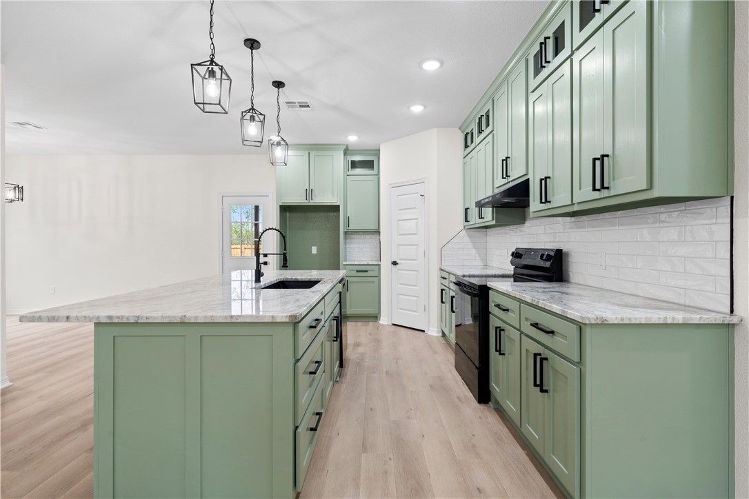 207 N Harrison Street, McGregor, Texas image 5