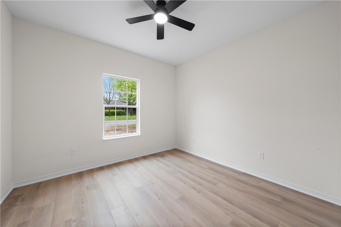 207 N Harrison Street, McGregor, Texas image 11