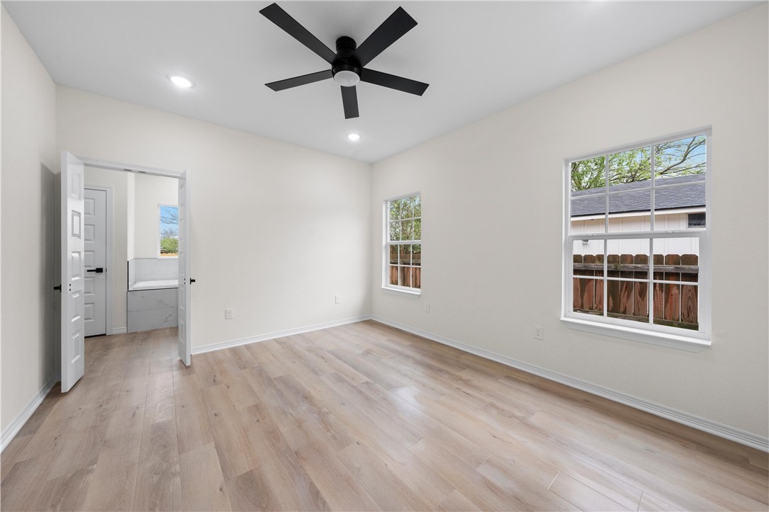 207 N Harrison Street, McGregor, Texas image 6