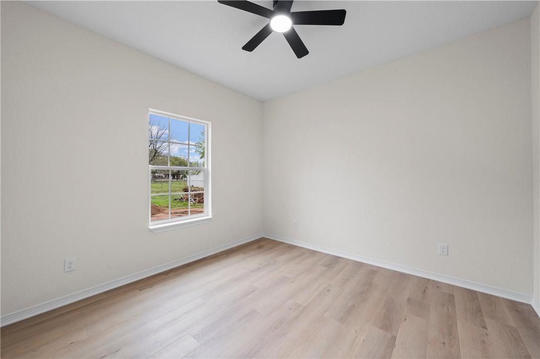 207 N Harrison Street, McGregor, Texas image 10