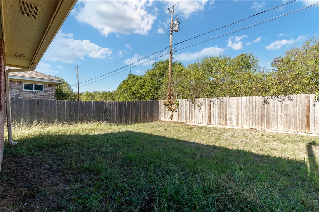 900 Chapel View Drive, Woodway, Texas image 33