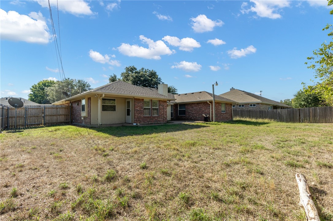 900 Chapel View Drive, Woodway, Texas image 31