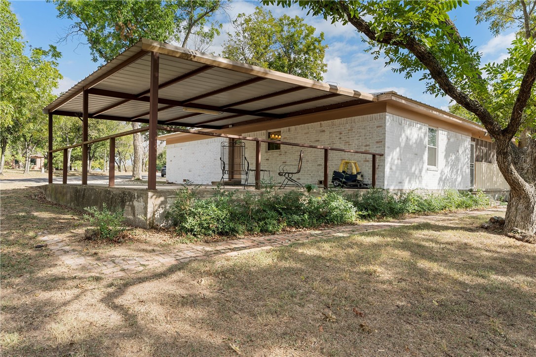 1101 N Marable Street, West, Texas image 27