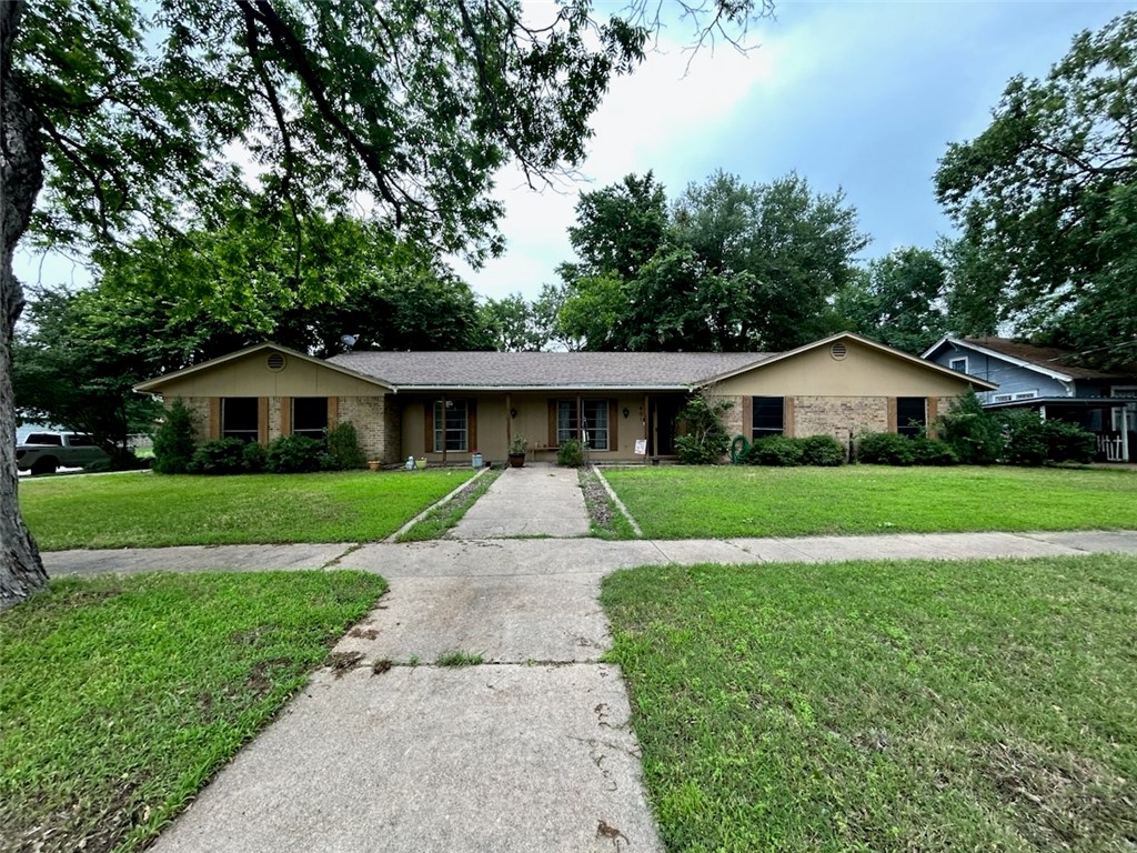 401 S Ross Avenue, Mexia, Texas image 1