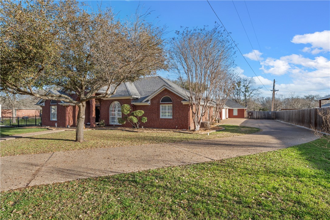 2237 Mclennan Crossing Road, Woodway, Texas image 2