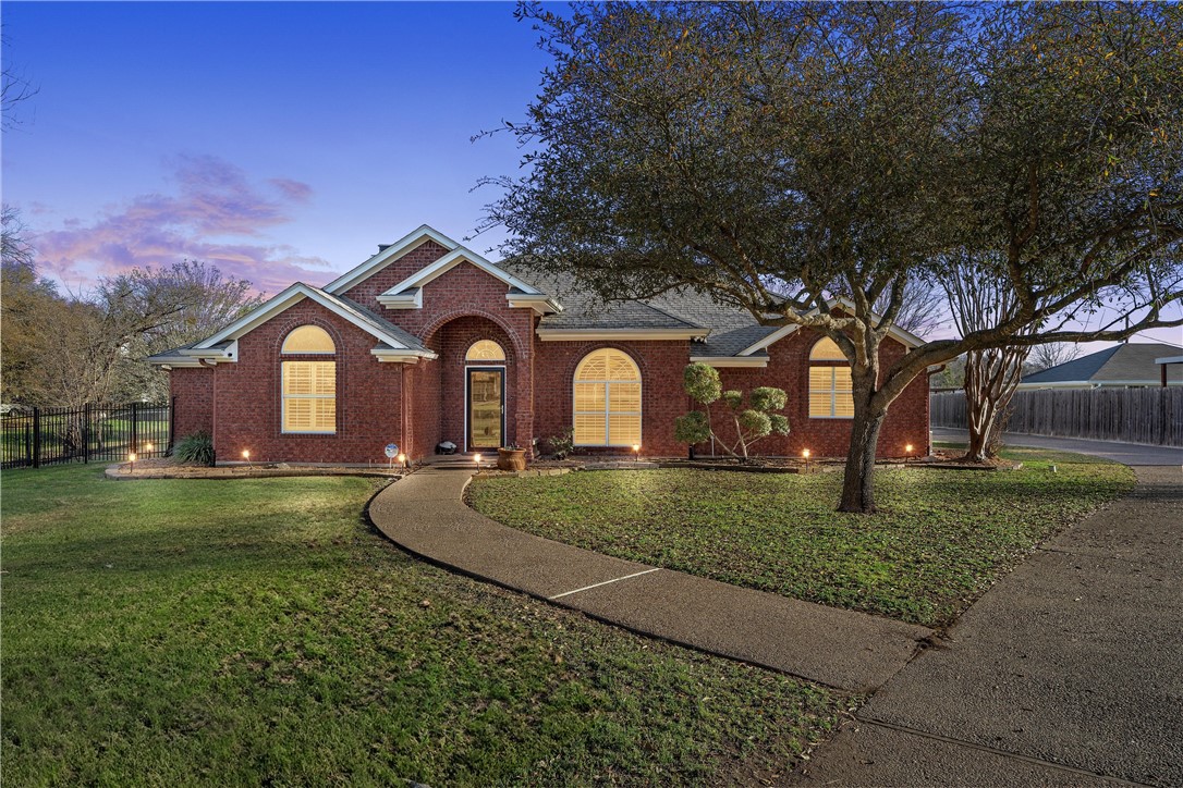 2237 Mclennan Crossing Road, Woodway, Texas image 1