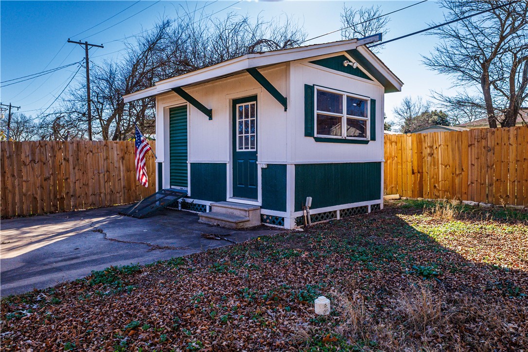 1312 W 3rd Street, McGregor, Texas image 37