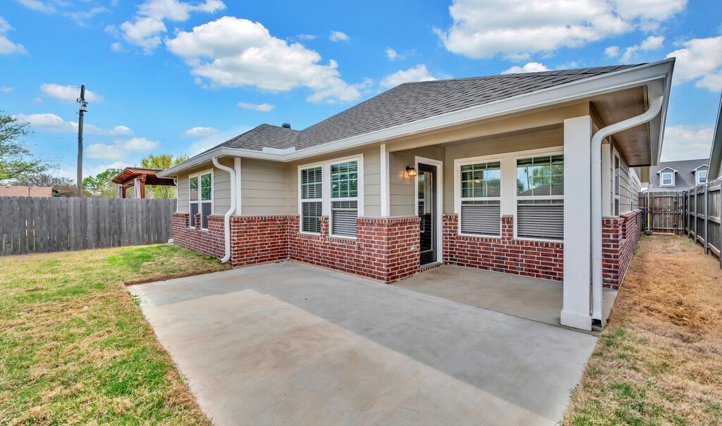 412 Travis Drive, McGregor, Texas image 29