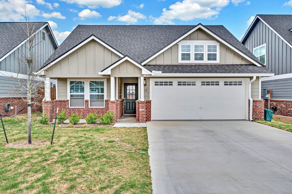 412 Travis Drive, McGregor, Texas image 1