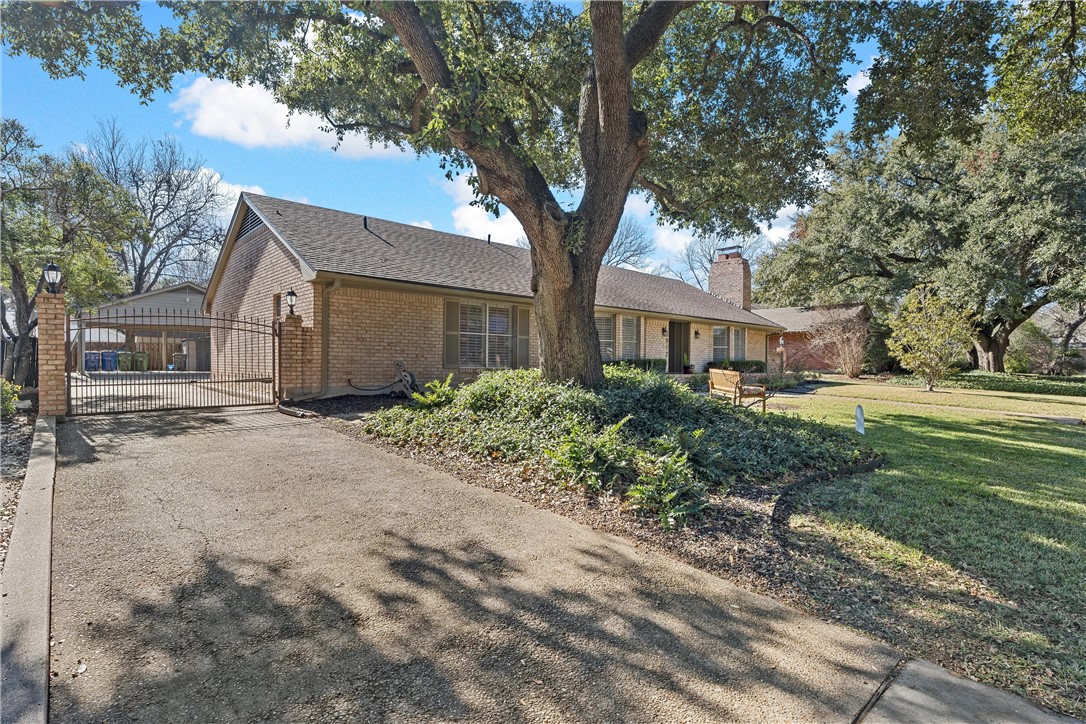 4912 Lake Hurst Drive, Waco, Texas image 2