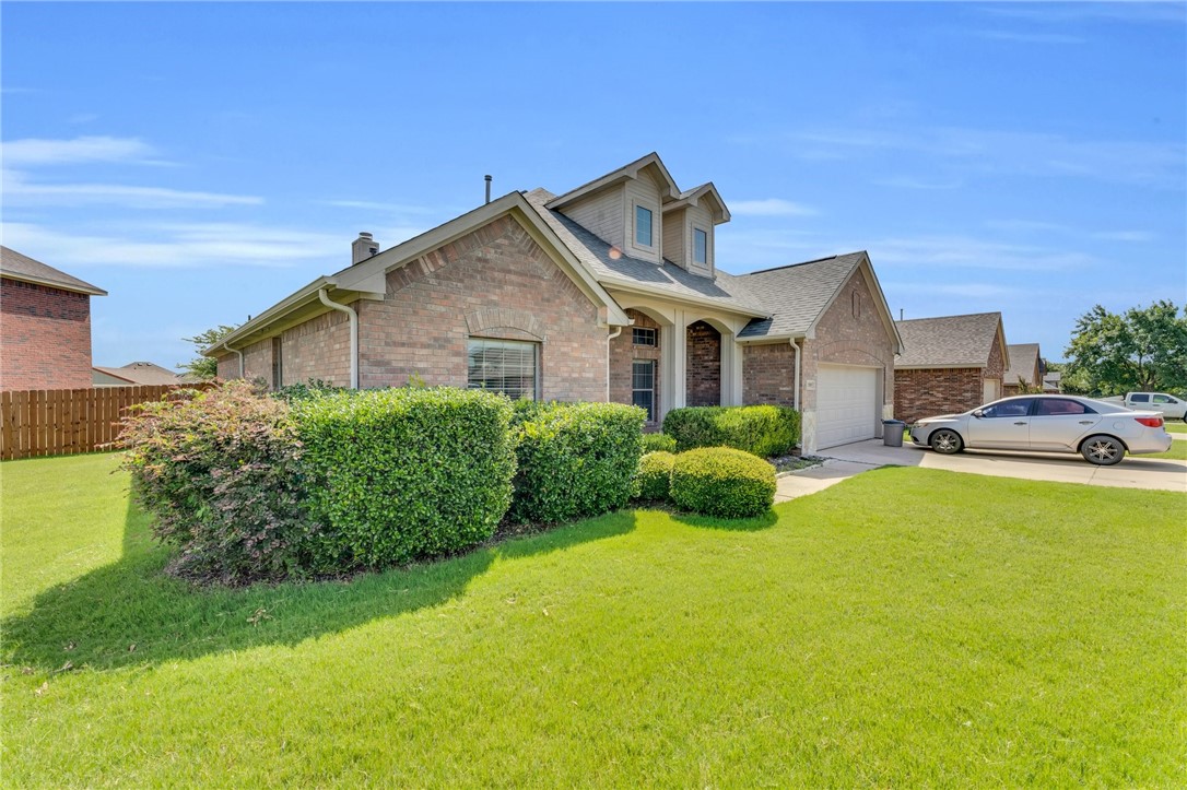 2989 Lakeview Circle, Burleson, Texas image 2