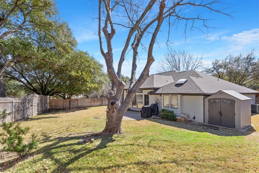 11001 Westwood Drive, Woodway, Texas image 35