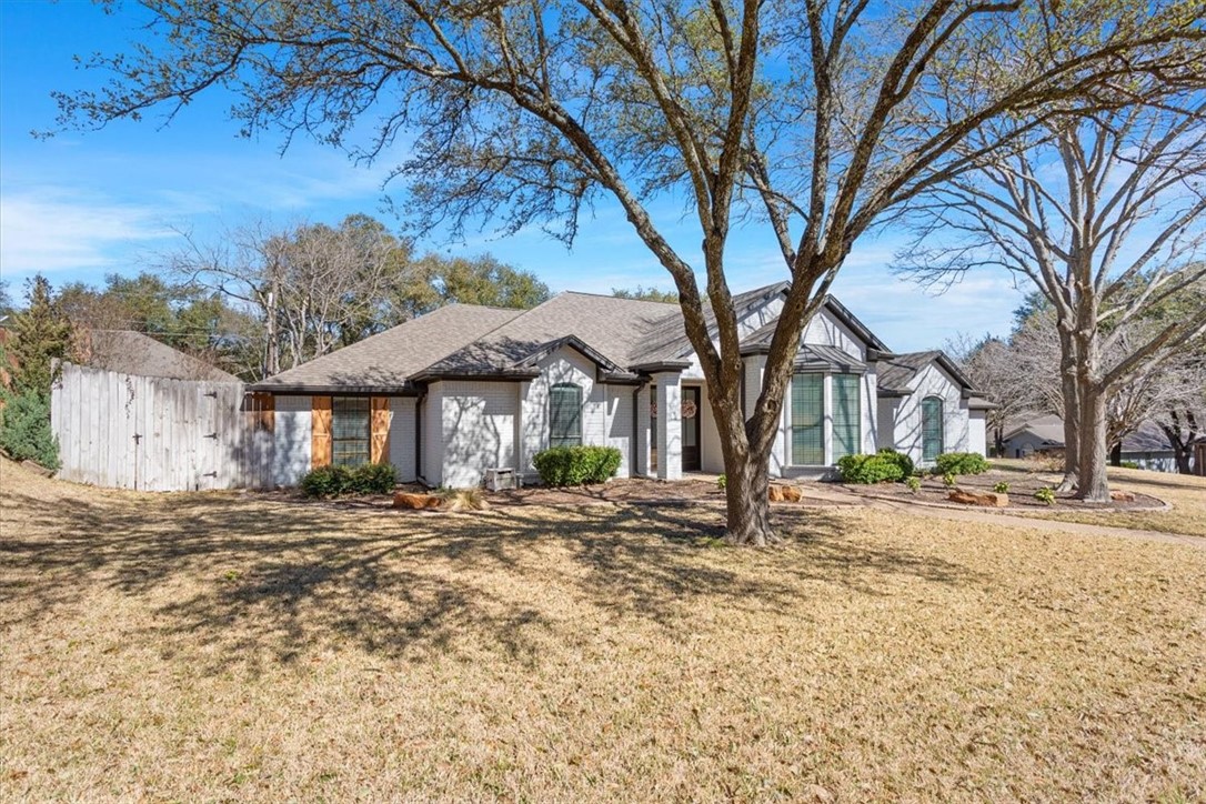 11001 Westwood Drive, Woodway, Texas image 38