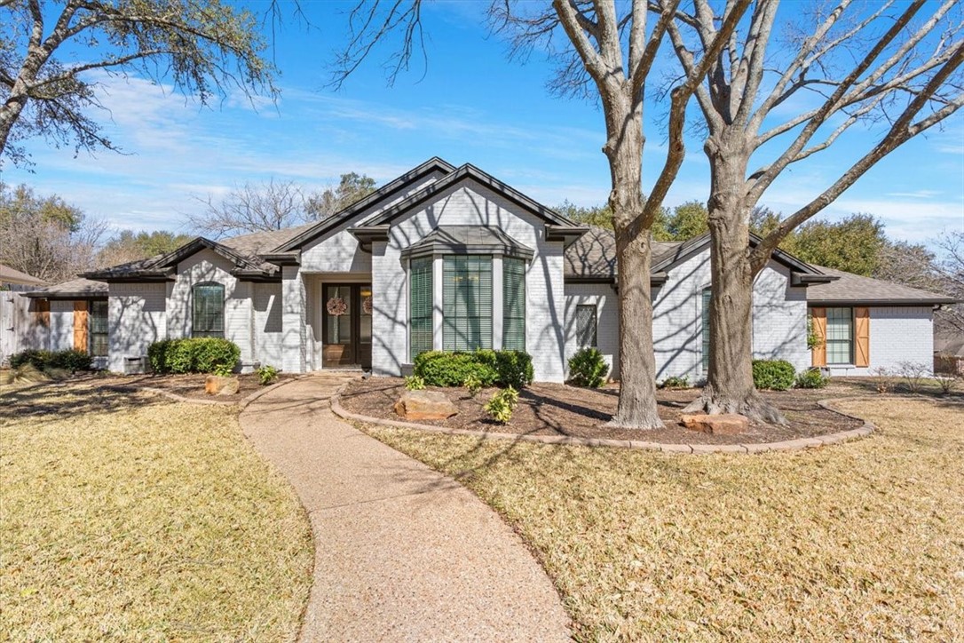 11001 Westwood Drive, Woodway, Texas image 1