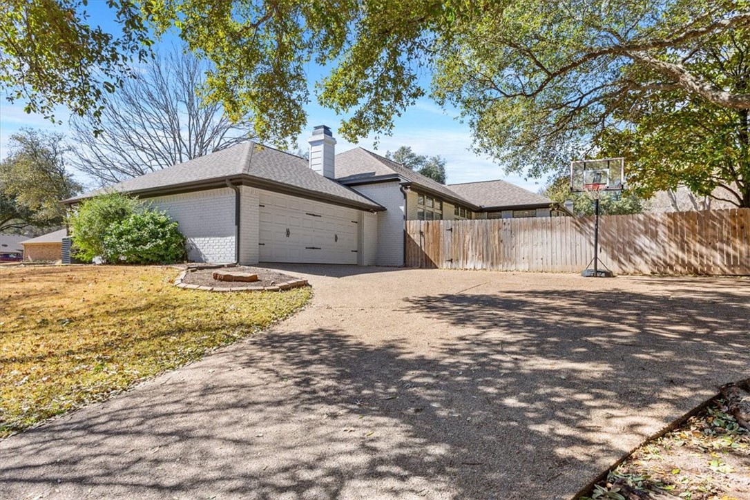 11001 Westwood Drive, Woodway, Texas image 37
