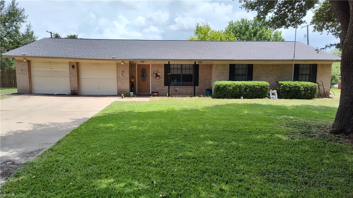 106 Frost Creek Avenue, Groesbeck, Texas image 1