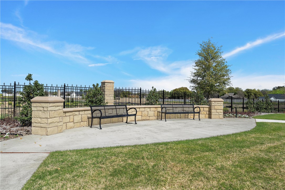 66 Pinehurst Drive, Woodway, Texas image 3