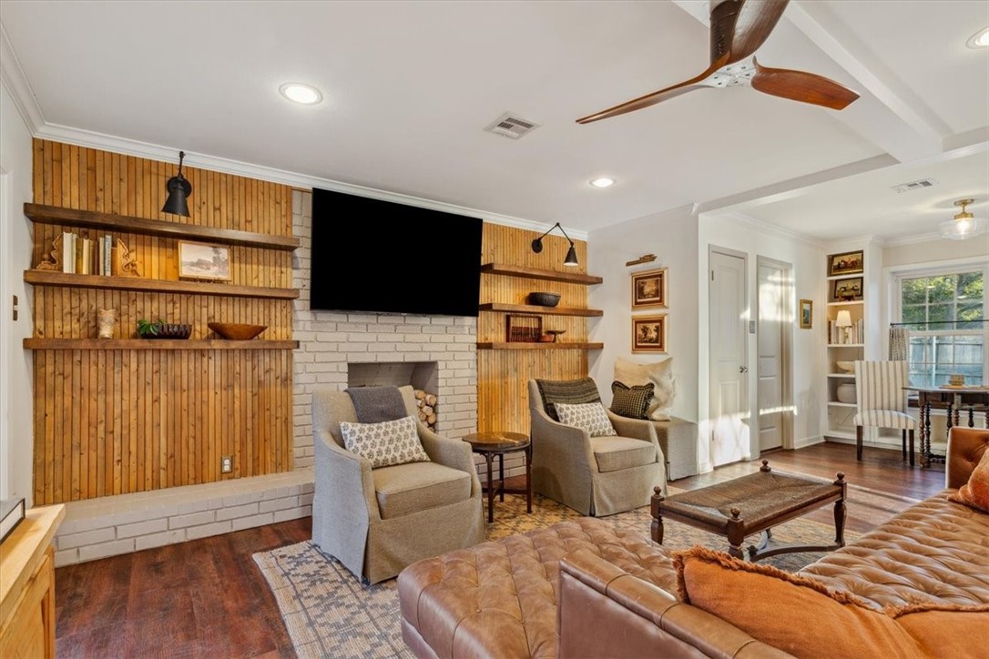 245 Broughton Drive, Woodway, Texas image 3