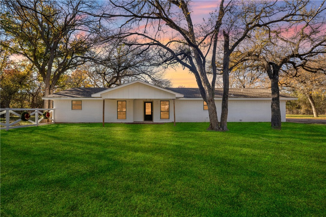 215 Curry Lane, China Spring, Texas image 2