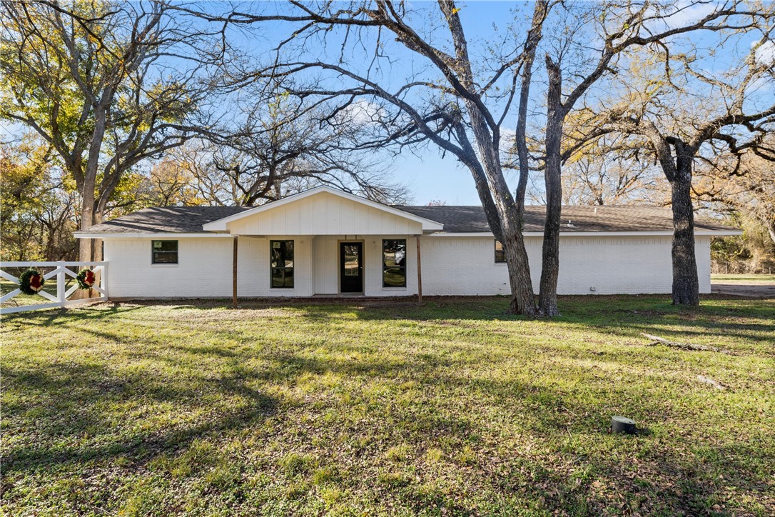 215 Curry Lane, China Spring, Texas image 1