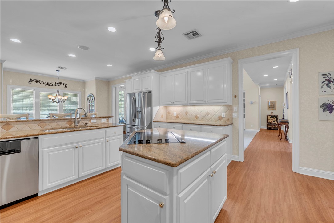 2034 Oak Glen Drive, McGregor, Texas image 11