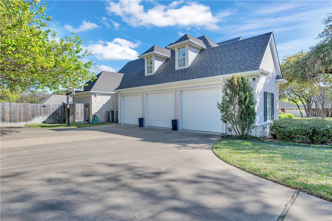2034 Oak Glen Drive, McGregor, Texas image 3