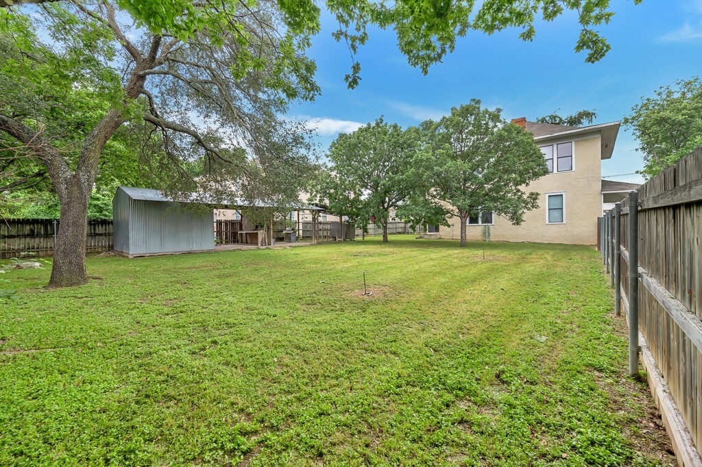 628 N 22nd Street, Waco, Texas image 38