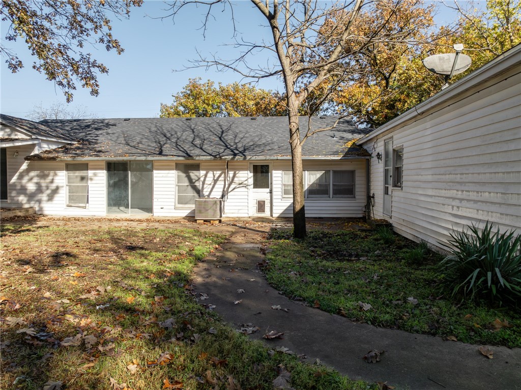 1112 E Elm Street, Hillsboro, Texas image 34
