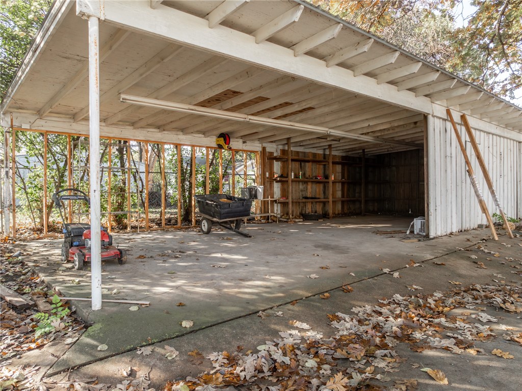1112 E Elm Street, Hillsboro, Texas image 38