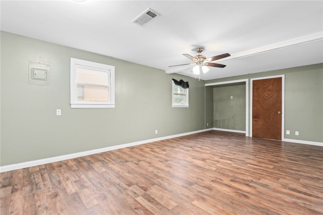 1112 E Elm Street, Hillsboro, Texas image 12