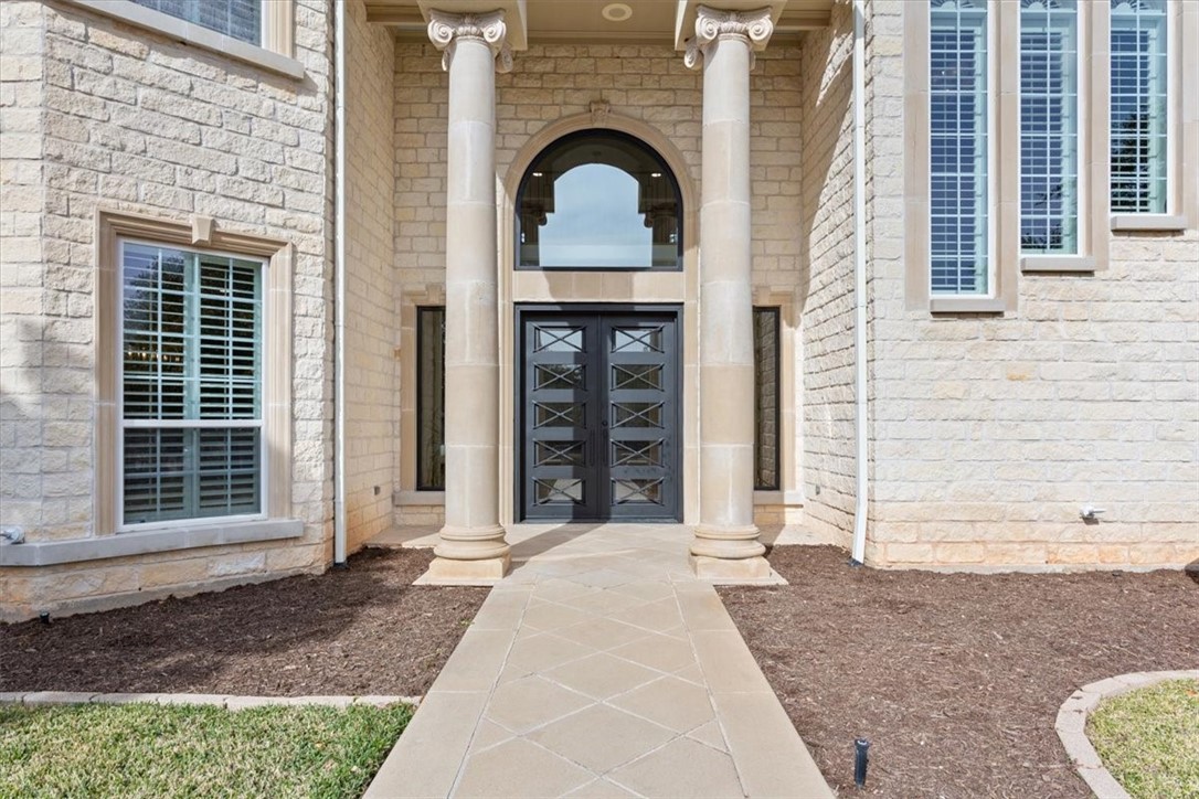 2011 Pebble Brook Circle, McGregor, Texas image 10