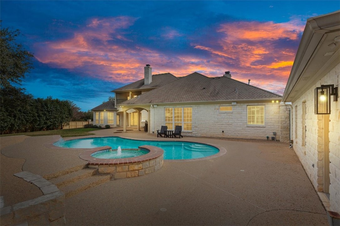 2011 Pebble Brook Circle, McGregor, Texas image 1