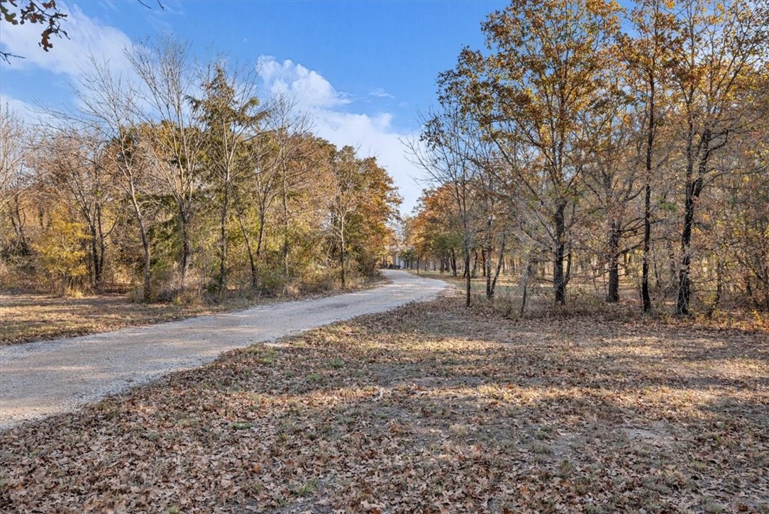 303 Woodlake Lane, Axtell, Texas image 9