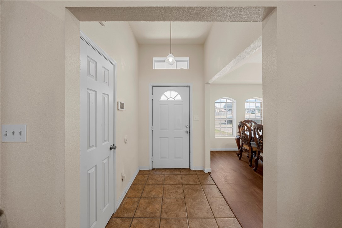 156 Topaz Circle, Hewitt, Texas image 14