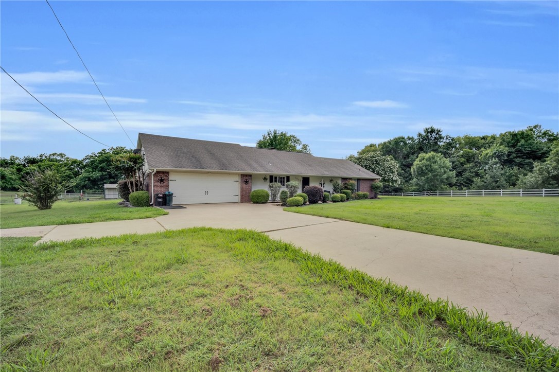 1052 S Lowrance Road, Red Oak, Texas image 3