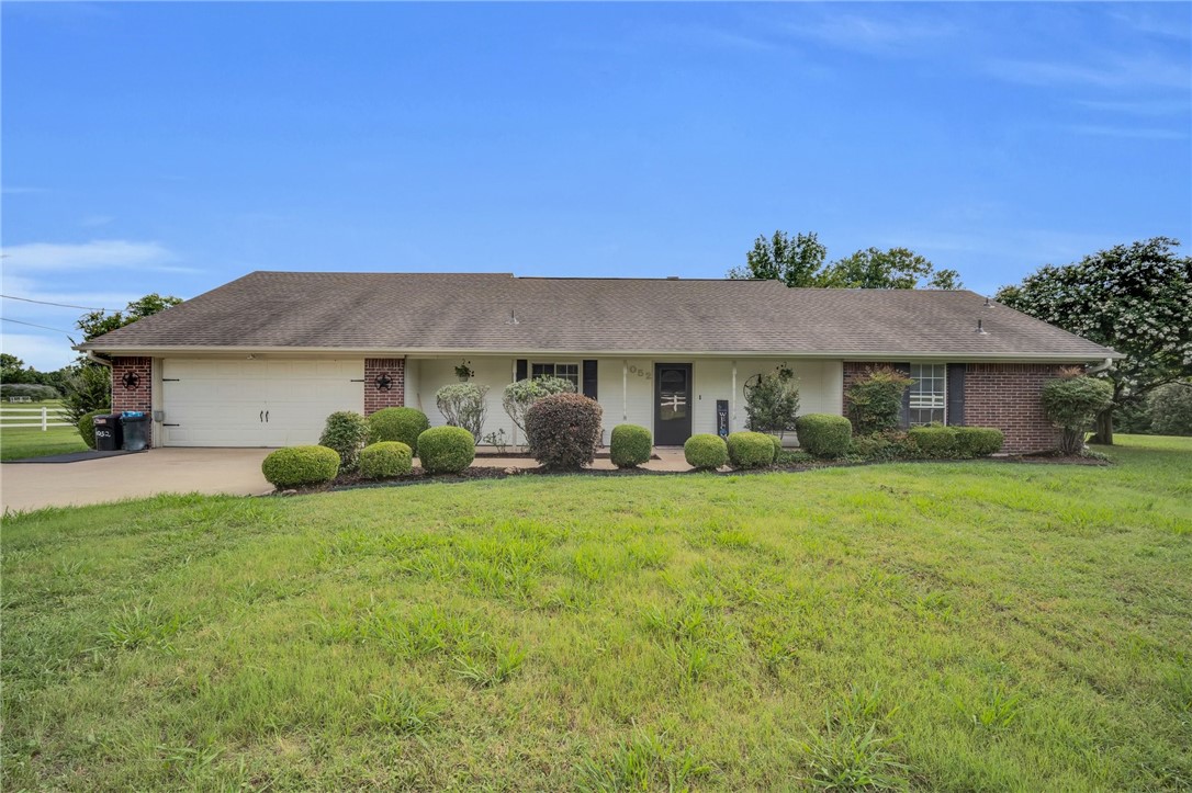 1052 S Lowrance Road, Red Oak, Texas image 1