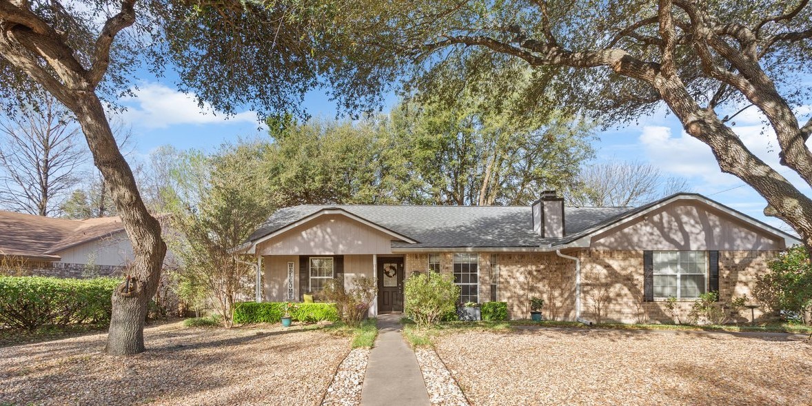 202 Thompson Circle, Lorena, Texas image 1